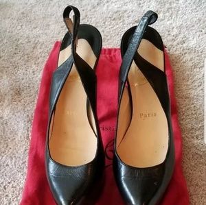Christian Louboutin 37.5black pumps